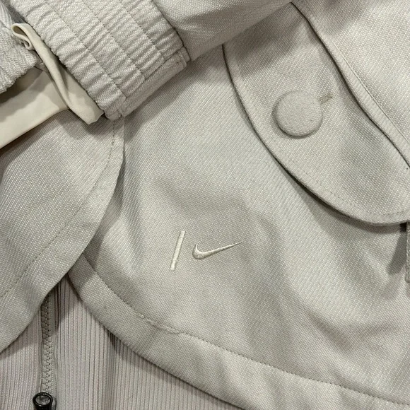 Nike Snowboarding Jacket - Picture 11 of 11